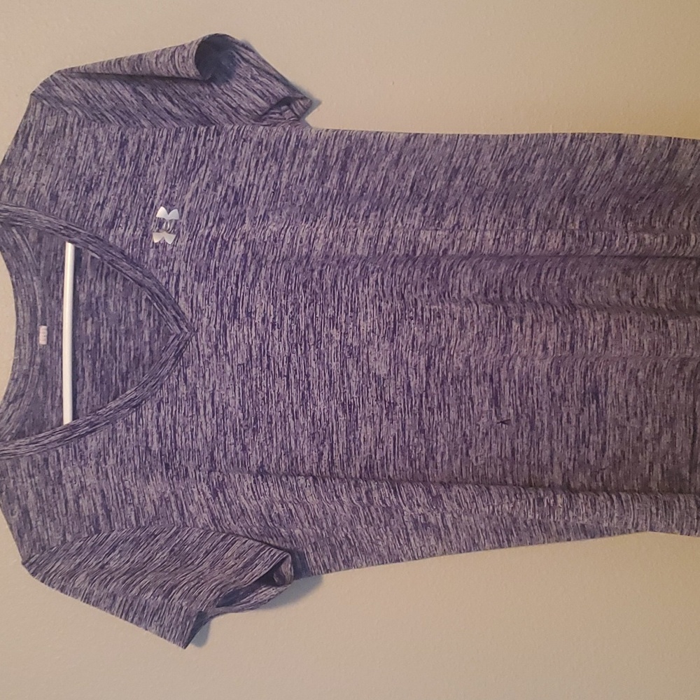 Women's Under Armour shirt
